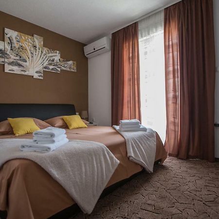 Luxury Apartment With Private Heated Pool Šibenik Exteriör bild