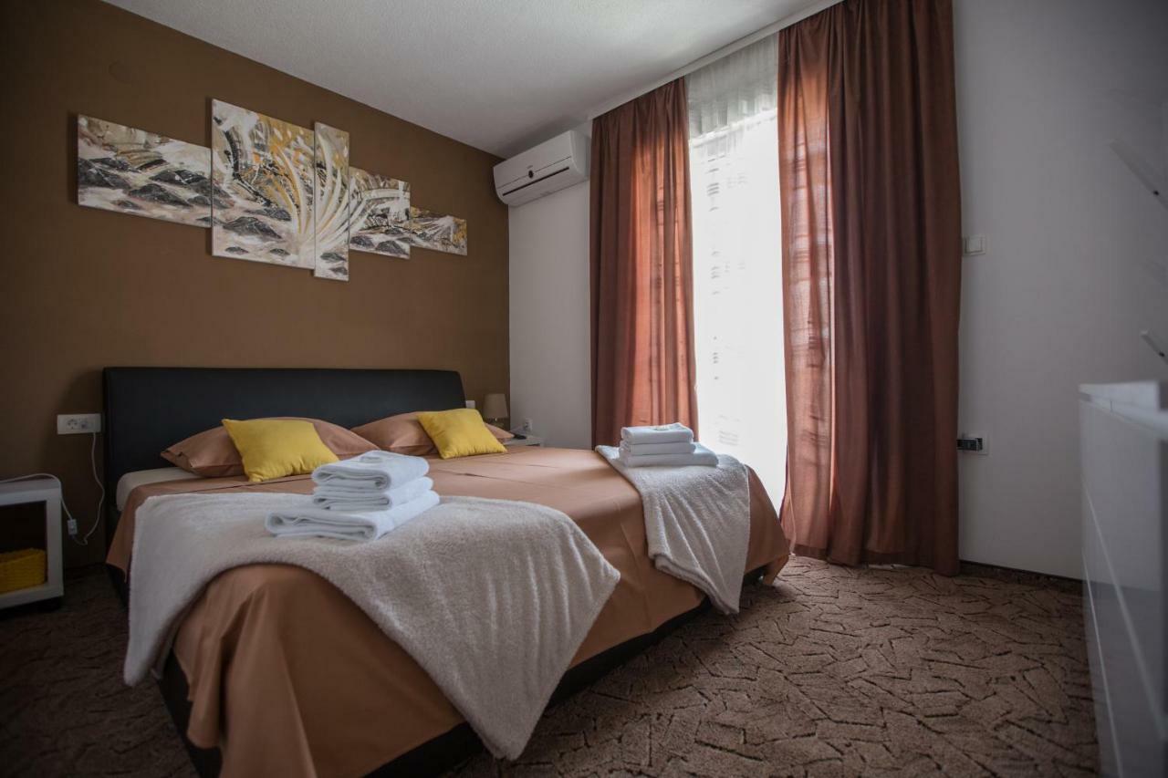 Luxury Apartment With Private Heated Pool Šibenik Exteriör bild